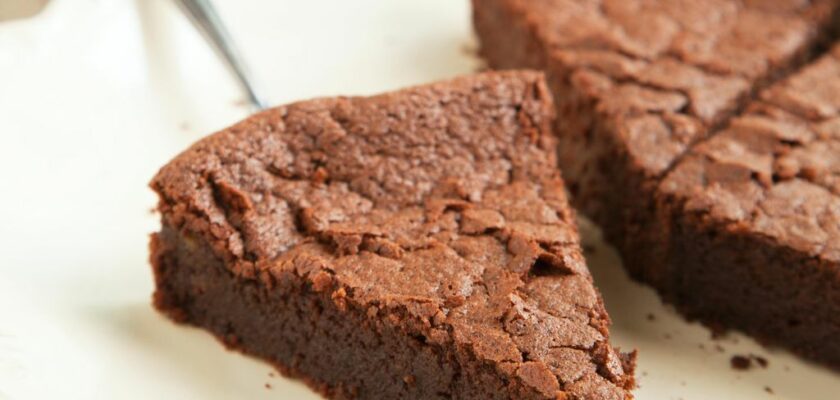 Le Gâteau au Yaourt et au Chocolat Rapide à Préparer