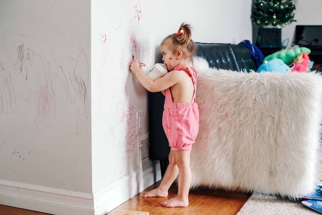 "Votre enfant a dessiné sur les murs” : voici comment nettoyer les taches