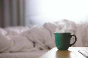 8 Astuces pour Se Réveiller de Bonne Humeur le Matin